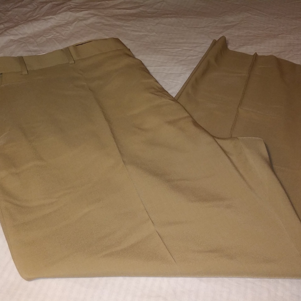 VAN HEUSEN Pleated Front Cedarwood